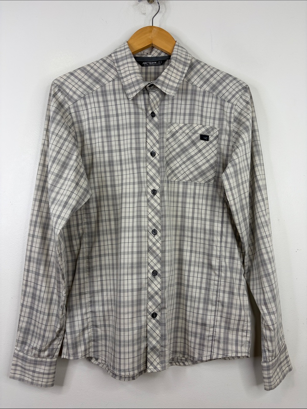 Arcteryx Shirt Mens Small Light Gray Plaid Cotton Long Sleeve Button Up Collared